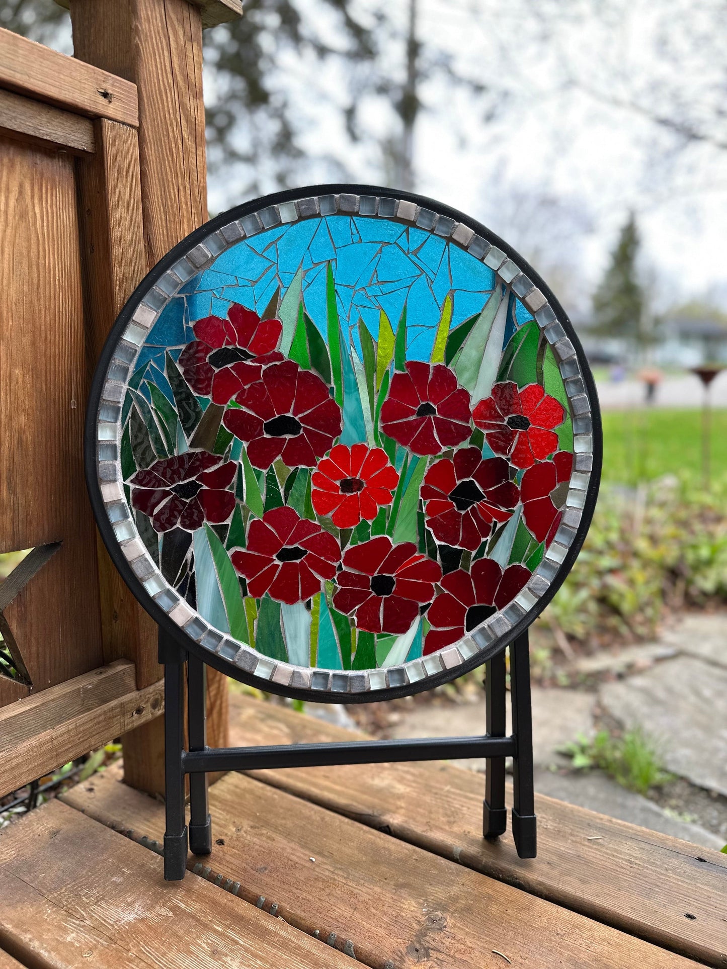 Cindy Laneville - Mosaic Artist Tables 11 Poppies! - Table