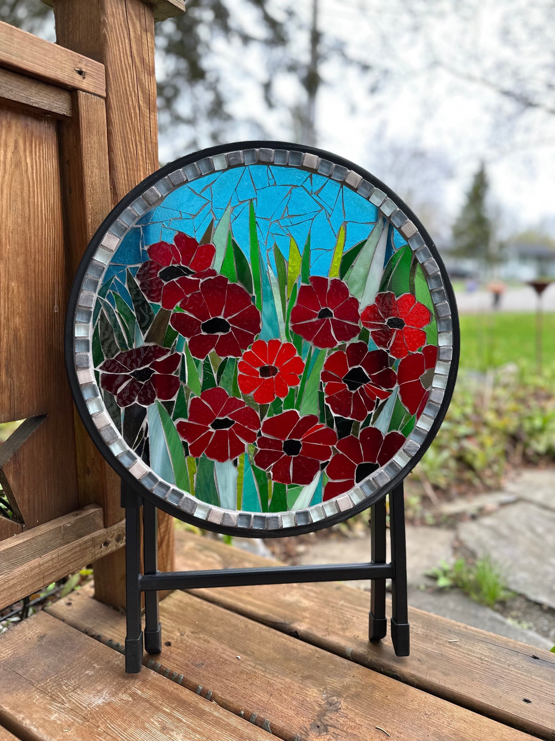 Cindy Laneville - Mosaic Artist Tables 11 Poppies! - Table