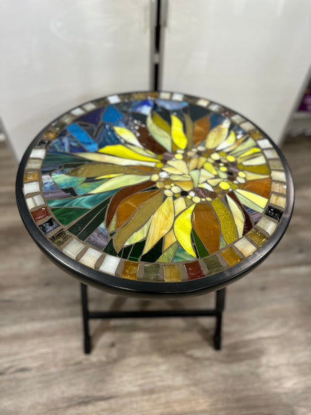 Cindy Laneville - Mosaic Artist Tables Blooming Radiance