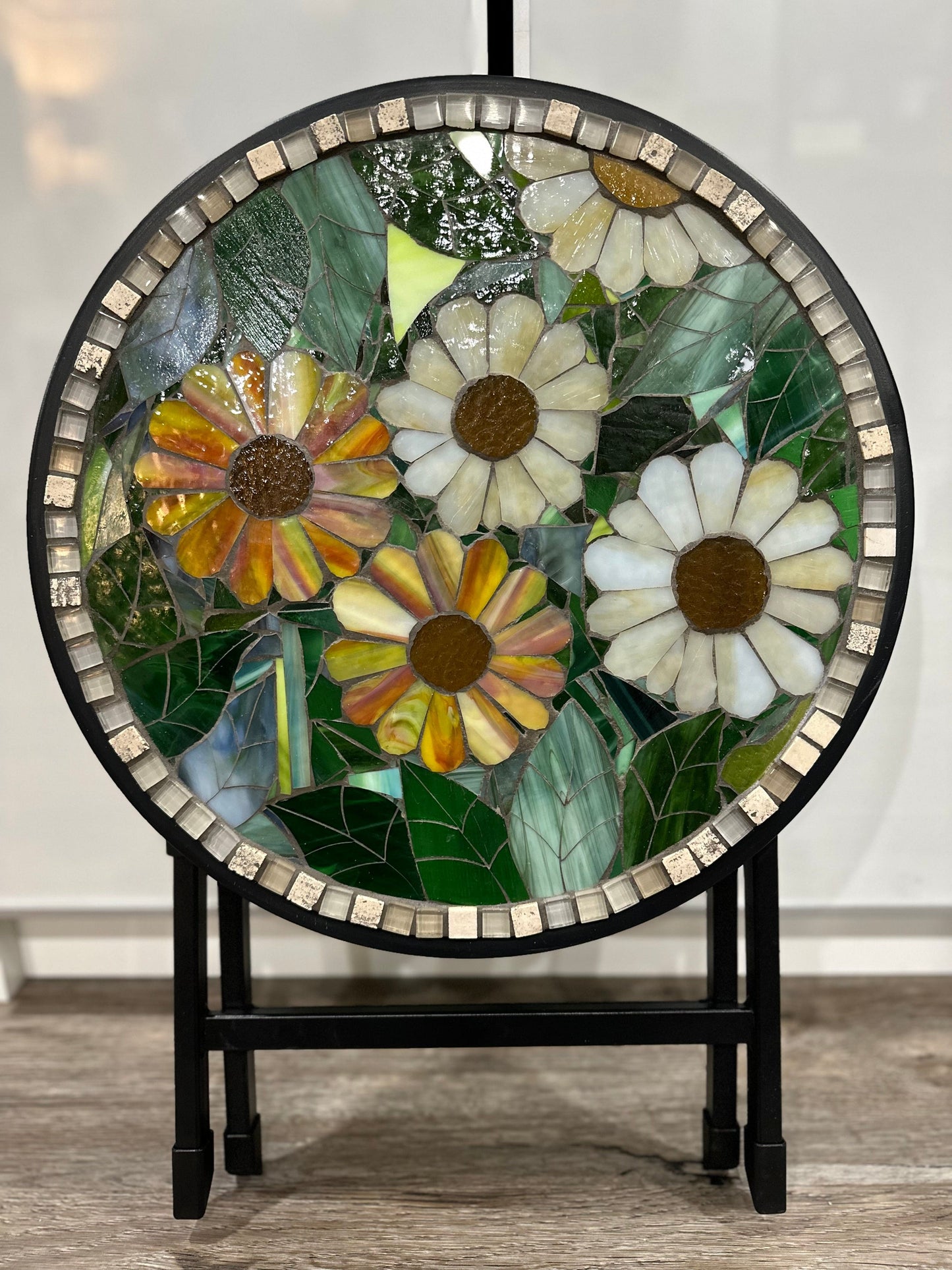 Cindy Laneville - Mosaic Artist Tables Whimsical Flowers - Table
