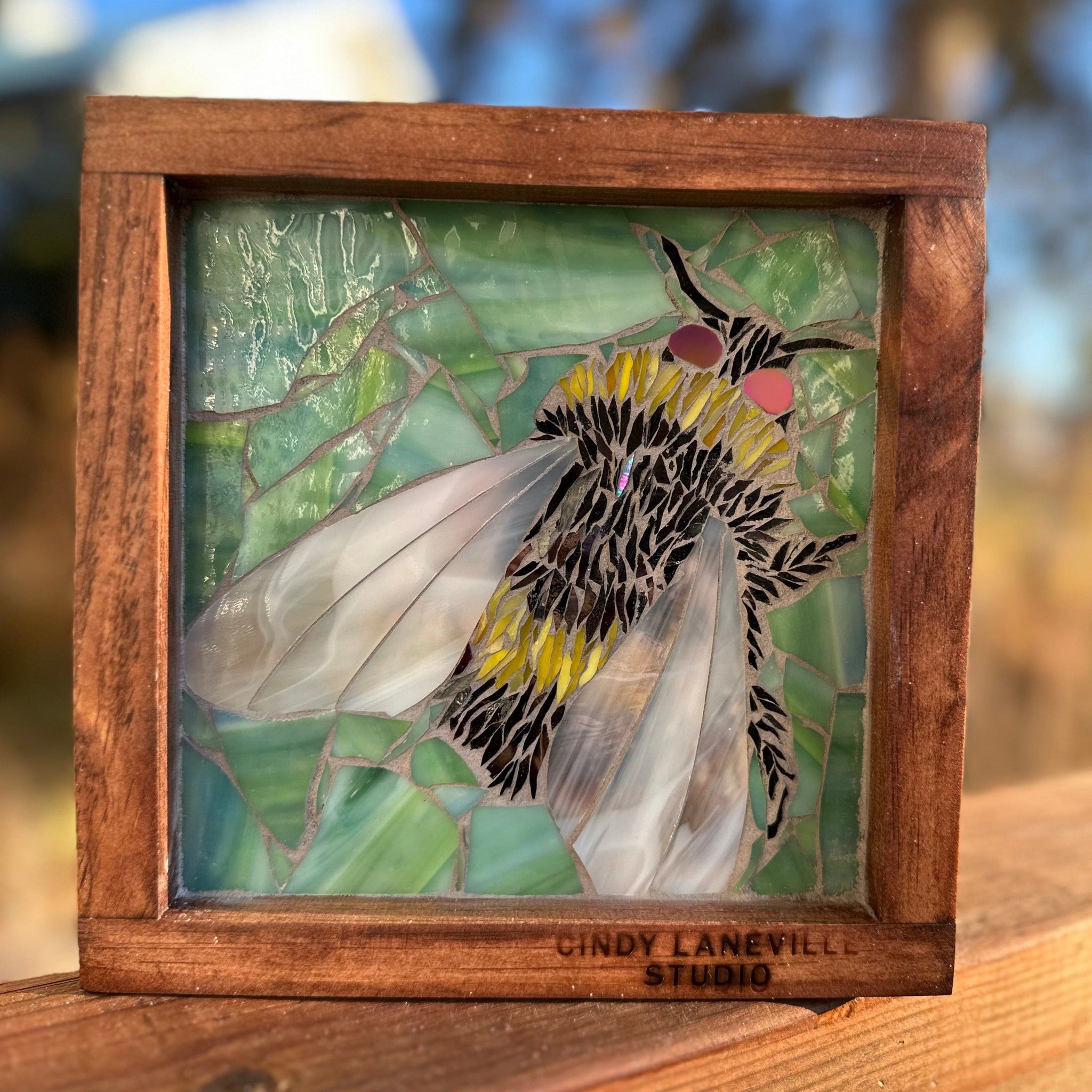 Cindy Laneville - Mosaic Artist wallart Too Bee